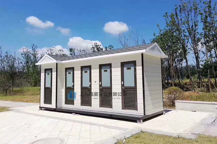 廁所的細(xì)部設(shè)計(jì)，扶手與廁所卷紙！